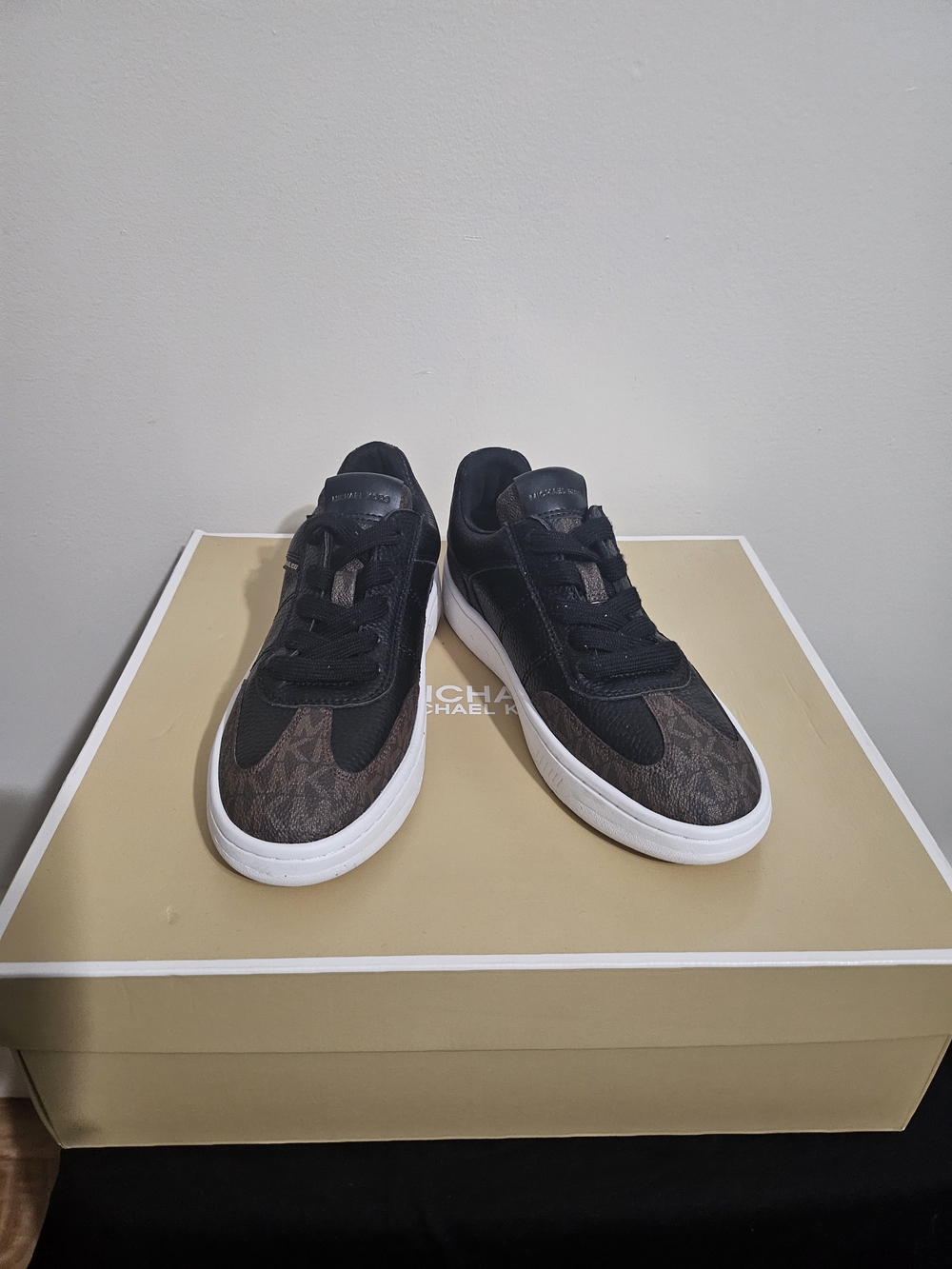 Michael Kors Men’s Black & Brown Logo Low-Top Sneakers